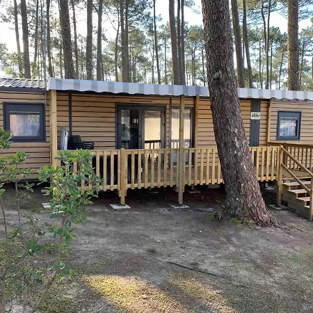 مكان تخييم Mobil Familial - 3 - 45 M2 - N 211 *