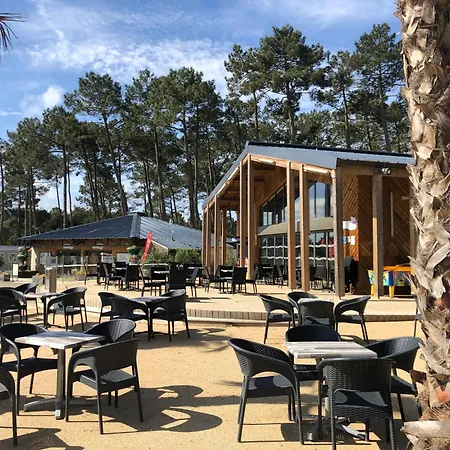 Campsite A L Ombre Des Pins 40 Mobil 211 *
